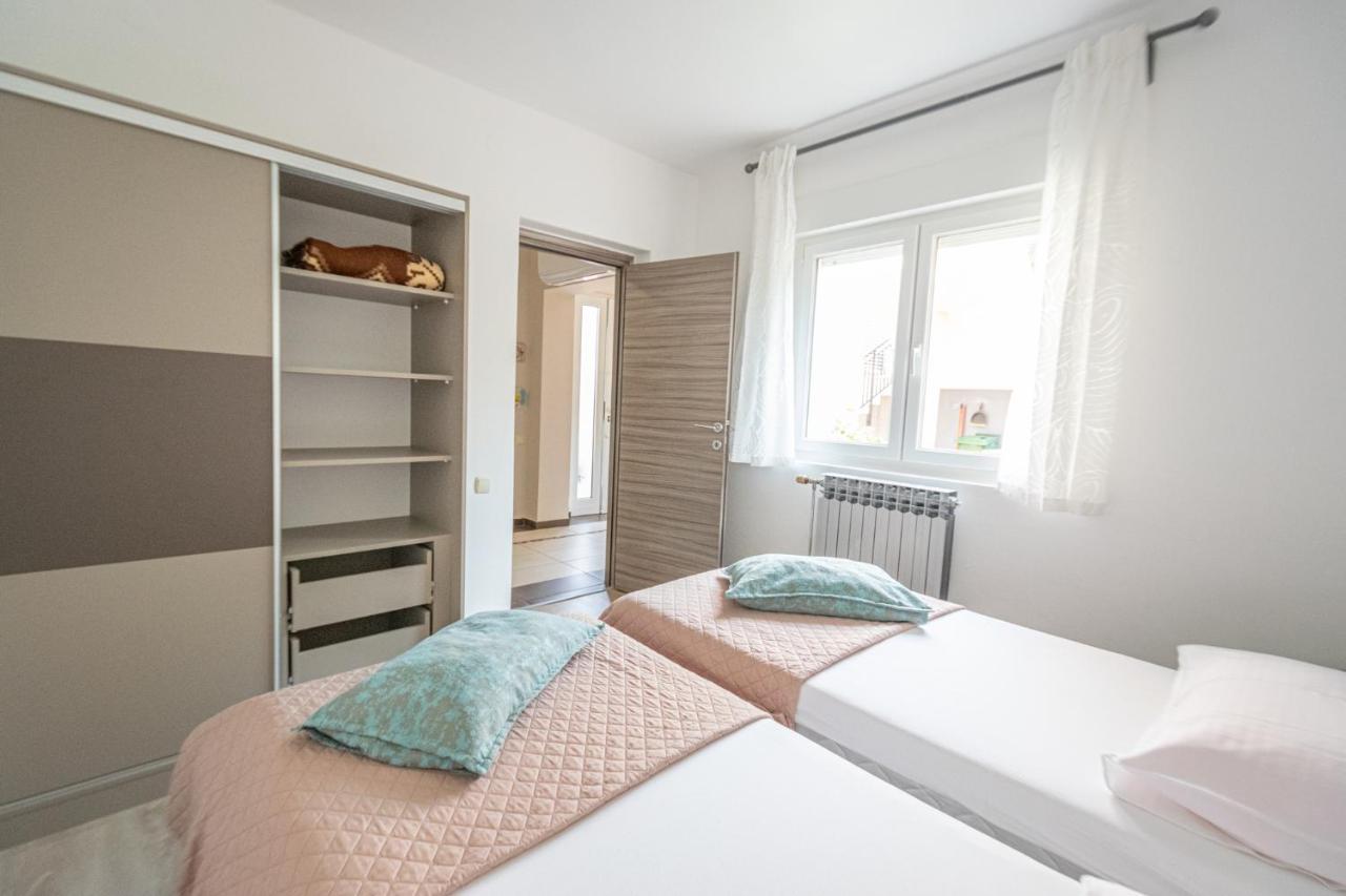 Two-Bedroom Apartment In Crikvenica Xcvii Bagian luar foto